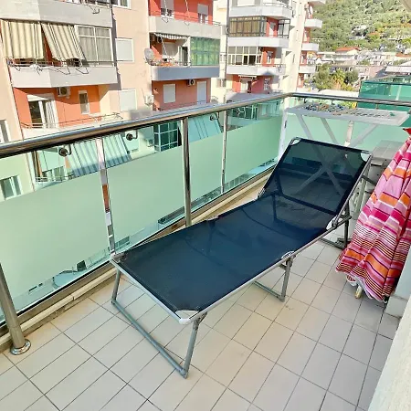 Sea Side Apartment *